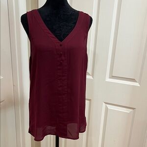 Woman’s, Fortune + Ivy, maroon, sleeveless, v-neck, blouse. Size large.